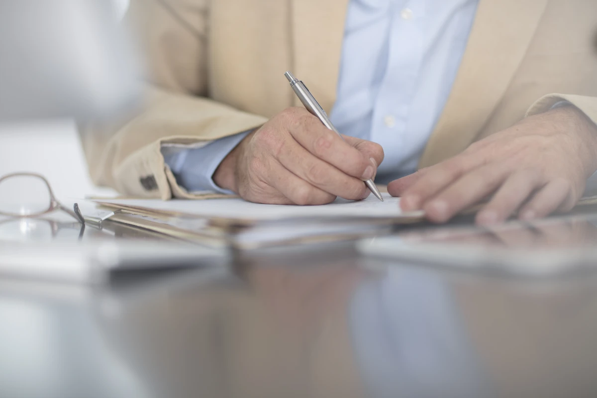 Maîtrisez l'art de la rédaction des mises en demeure pour protéger vos droits
